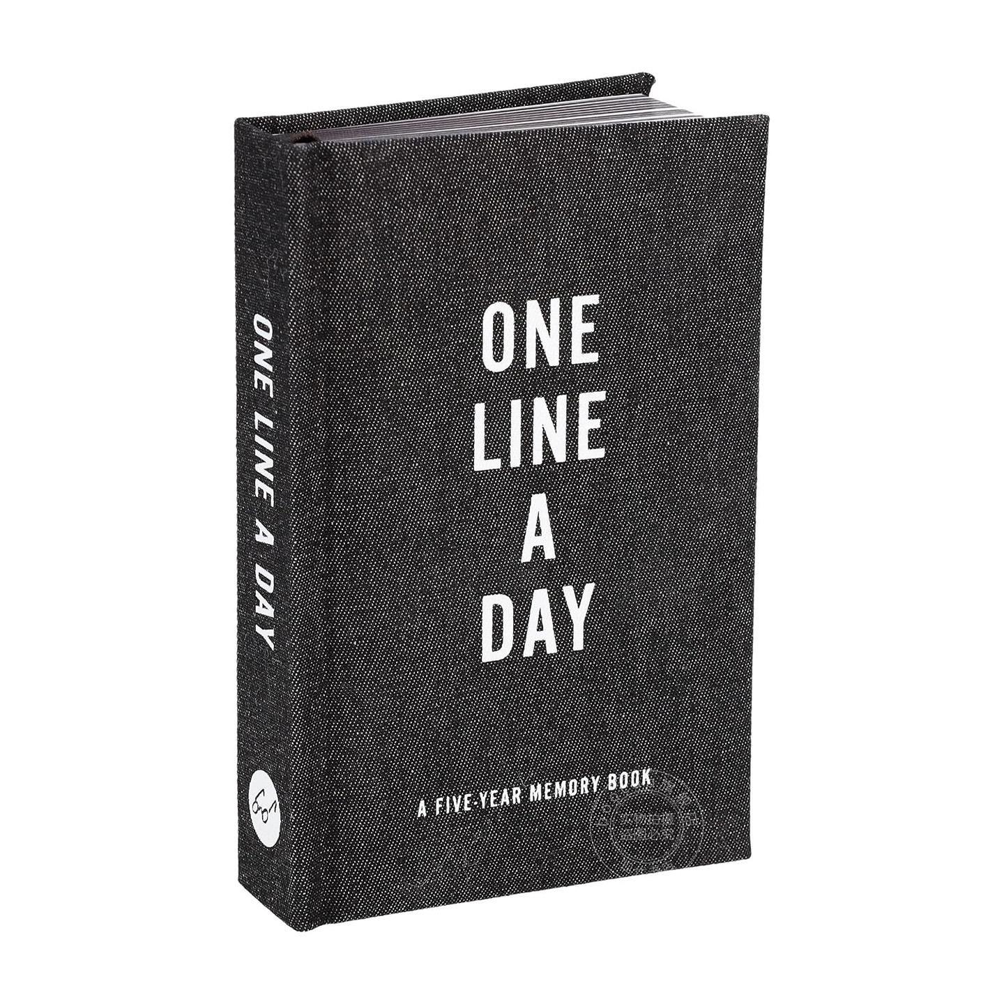 每天一行 5年日记本 黑色帆布封面 英文原版 Black Canvas One Line a Day