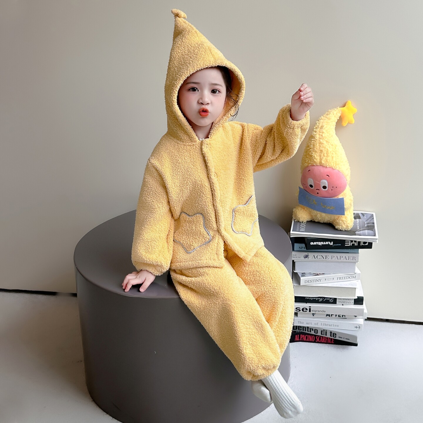 儿童珊瑚绒睡衣秋冬薄款女宝宝男童可爱连帽卡通法兰绒家居服套装
