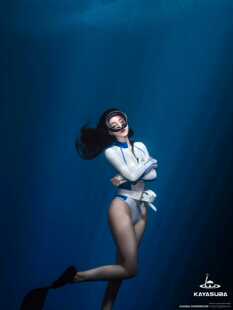 KAYASUBA 白蓝无暇系列潜水服女连体浮潜泳衣显瘦防晒水母衣泳衣