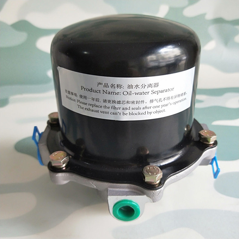 东风EQ2102/EQ2102N油水分离器