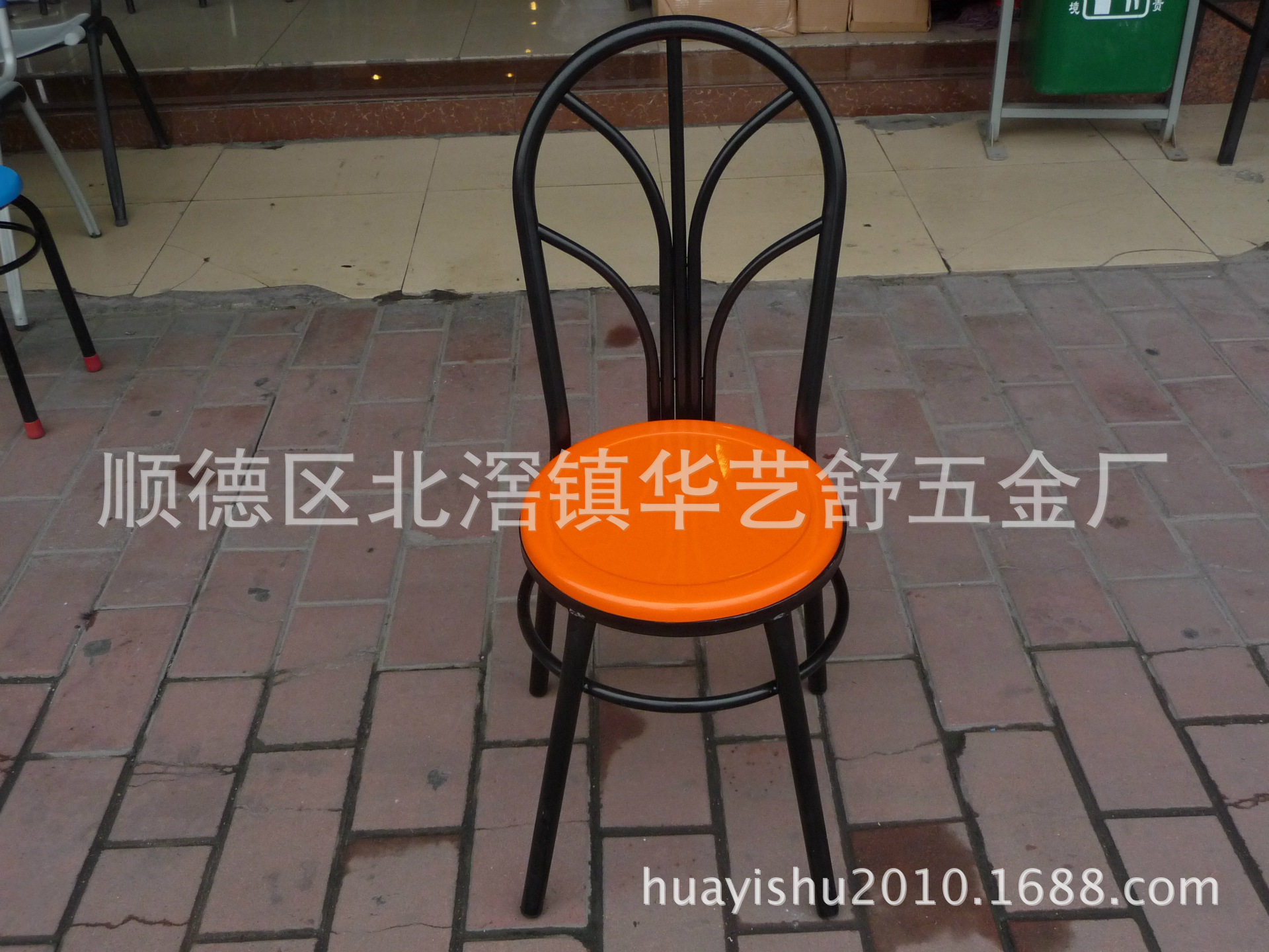玻璃钢孔雀快餐椅食堂铁管靠背