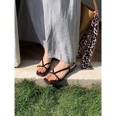 StarKela 波西米亚风2025夏新款一字带粗跟复古豹纹V口罗马凉鞋女