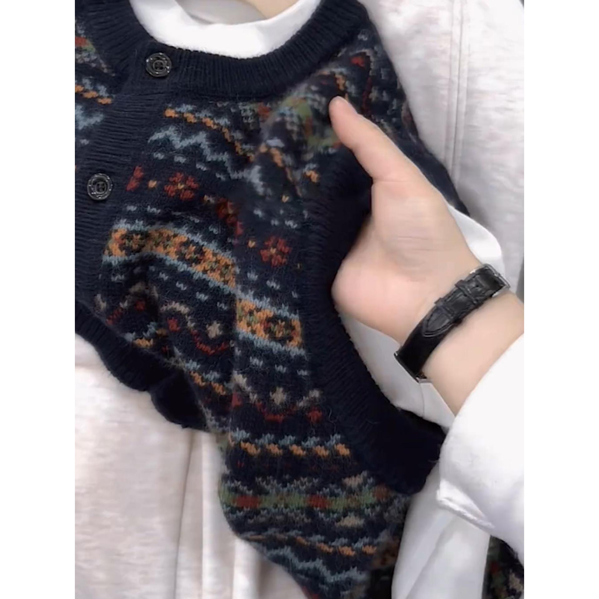 ROUMIKL减龄无袖针织马甲舒适设计感马夹女装秋冬季2025新款外贸