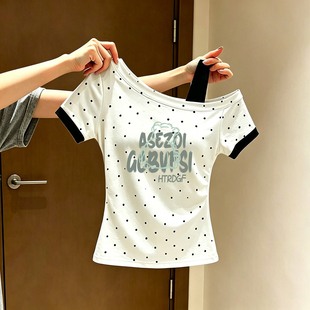 女童夏季短袖t恤2026新款儿童夏装超好看韩系波点斜肩修身小上衣