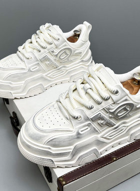 潮牌板鞋男2025冬季新款复古百搭轻奢小白鞋时尚增高运动休闲鞋男