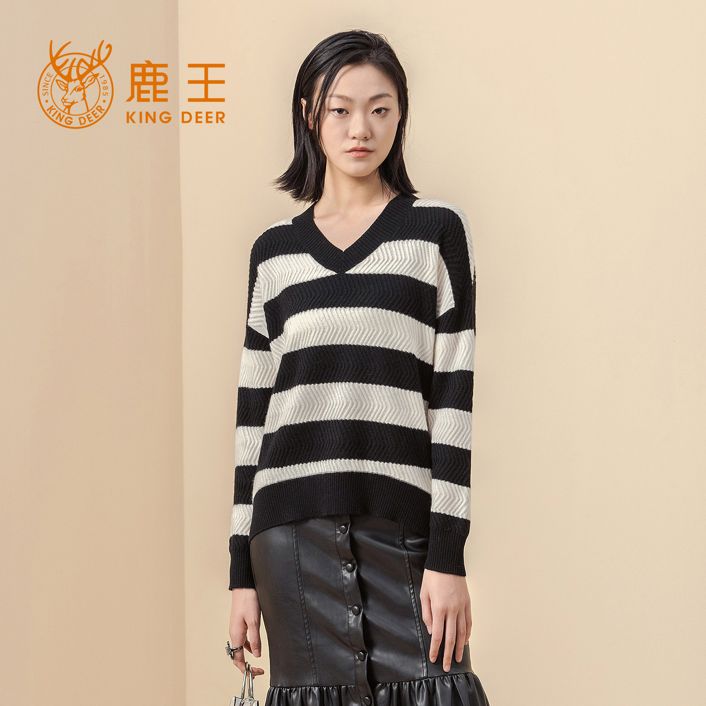 鹿王100%纯羊绒衫女士V领变换组织套头衫保暖简约百搭冬季新款