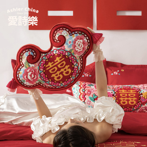 爱诗乐同心锁抱枕婚房红色爱心