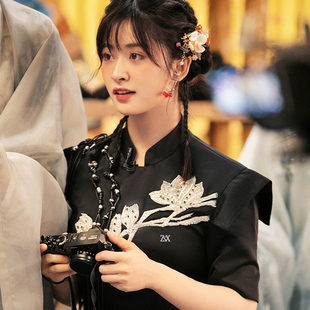 沈月同款高级感旗袍领小黑裙女神夏季新款高端刺绣优雅气质连衣裙