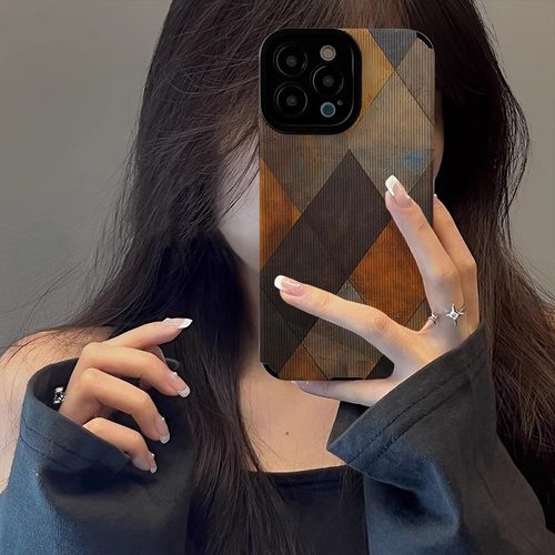 拼接菱格适用于苹果15手机壳