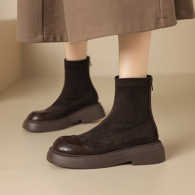 鞋子2025新款今年流行爆款短靴子女平底百搭保暖冬季马丁靴子女款