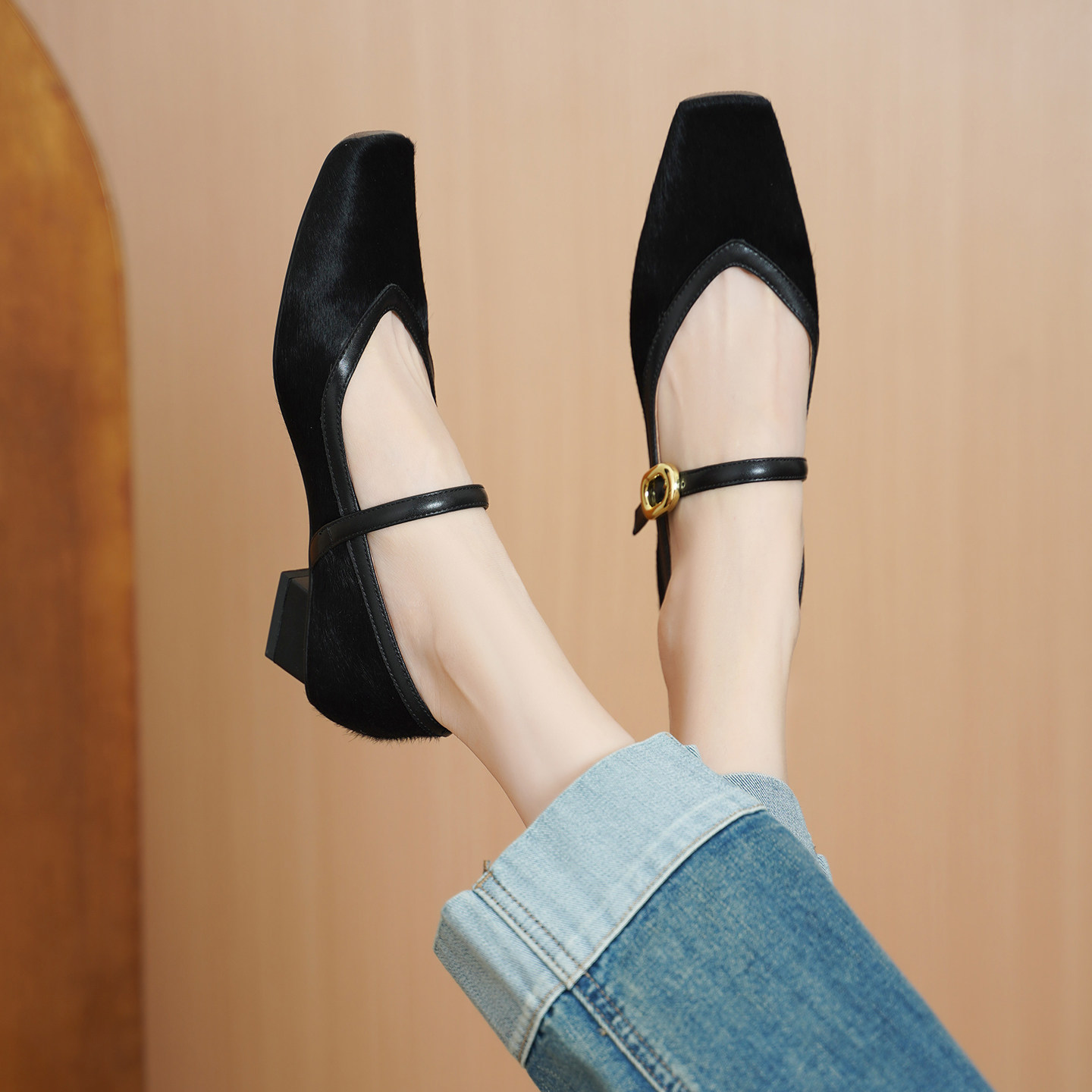 2026年超火的鞋子法式复古方头玛丽珍鞋女一字扣粗跟黑色通勤单鞋