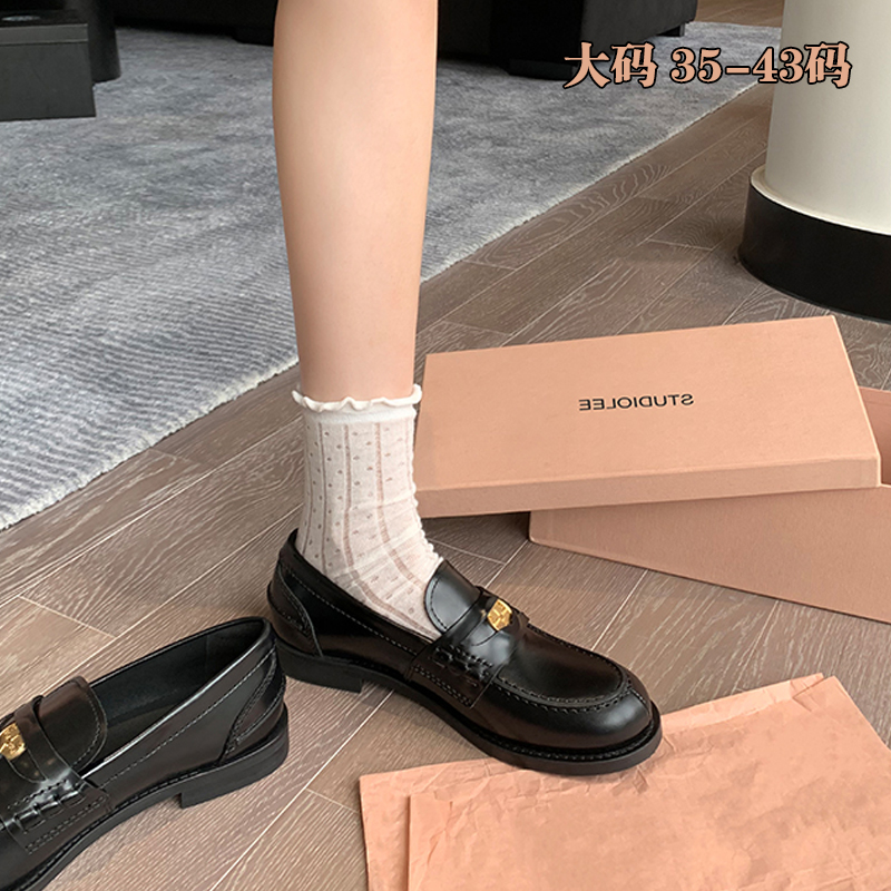 单鞋英伦风小金扣大码女鞋