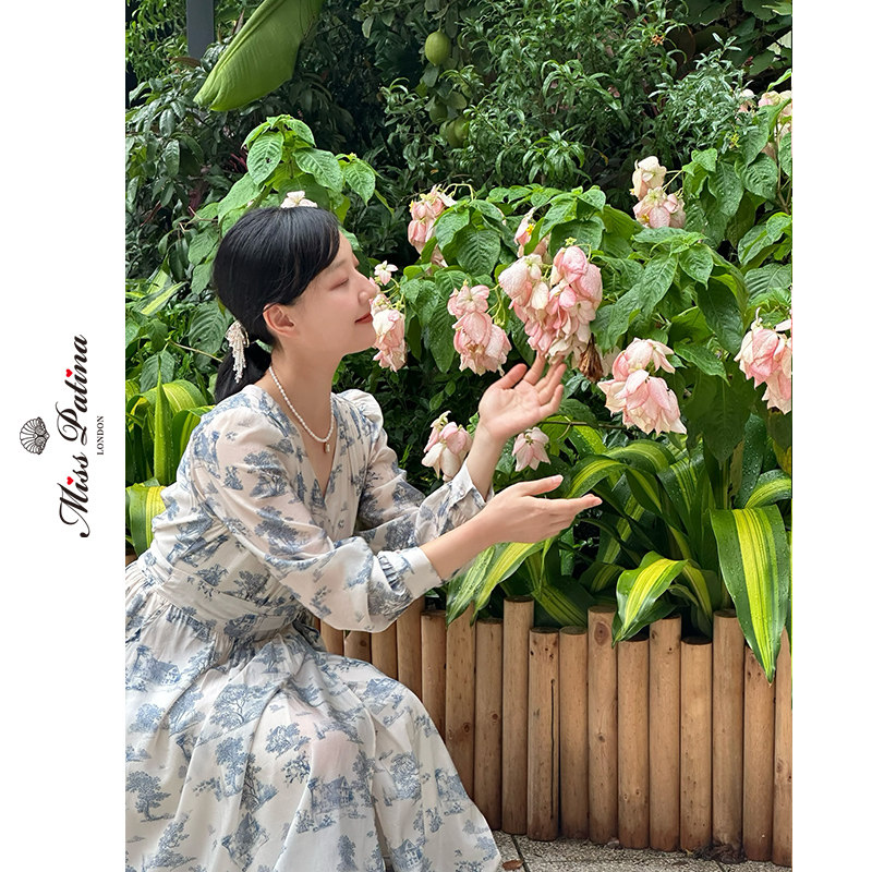文艺复兴宫廷油画青花瓷连衣裙