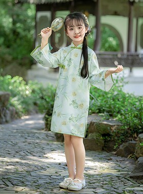 翠绿女童秋季中国风连衣裙