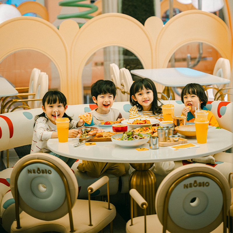 【买餐送票】奈尔宝家庭中心·晚场亲子餐送门票