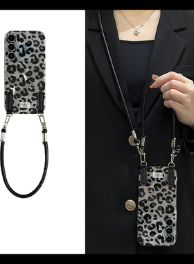 黑色豹纹适用三星s24plus手机壳s23+十s22斜挎s21fe可背带s20ultra高级感s10日韩s9小众s8硅胶note20galaxy软