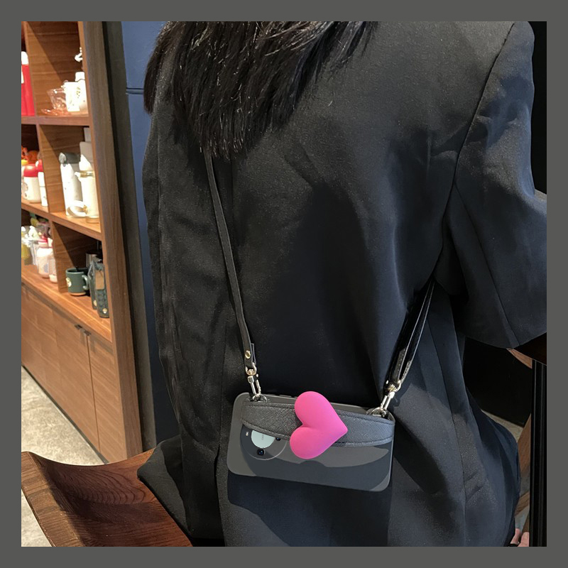 高级感玫红爱心手腕带斜挎可背手机壳