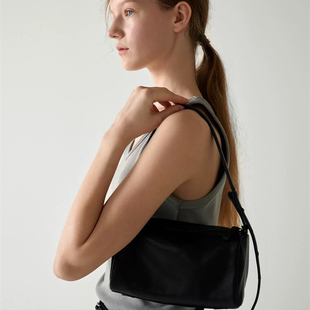 facade patte*n羊皮小方包女25秋冬新款百搭法棍包单肩哑光腋下包