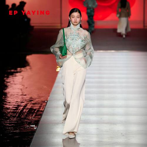 雅莹国风刺绣大秀款衬衫半裙合辑