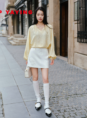 EP雅莹2025春季新款 通勤牡丹刺绣四面弹前片裙装牛仔短裤J643A