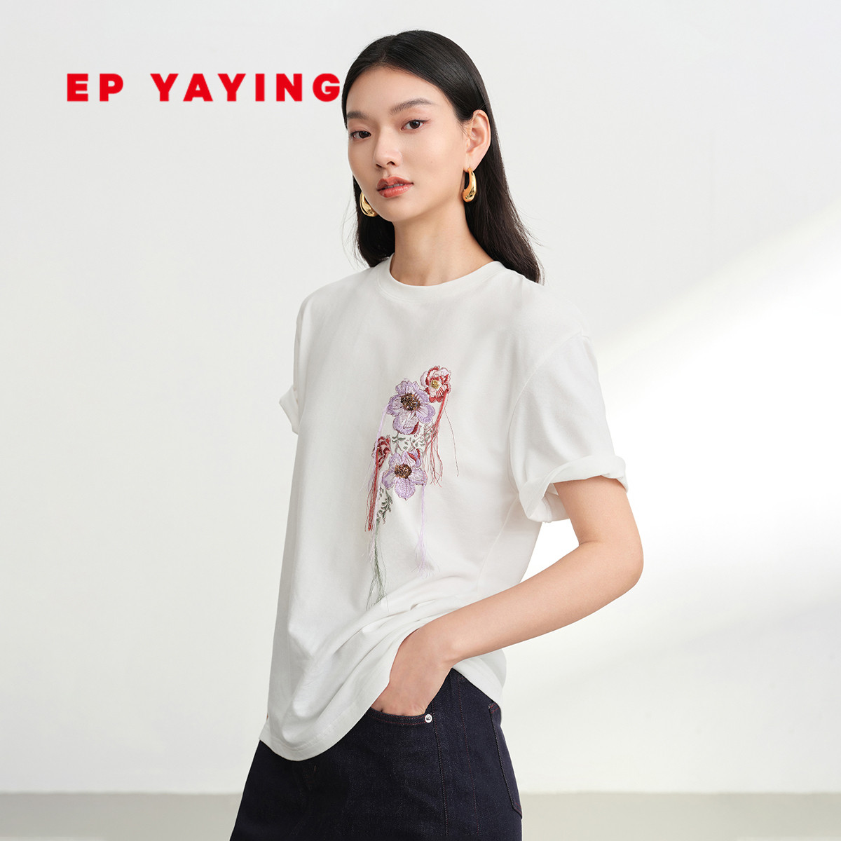 EP雅莹 刺绣花卉棉质短袖白色圆领T恤上衣  商场同款 5318A