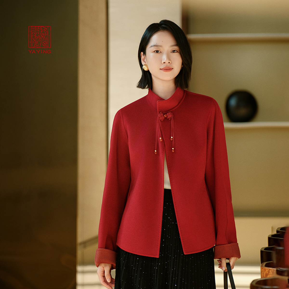 雅莹羊毛羊绒立领盘扣红色短外套