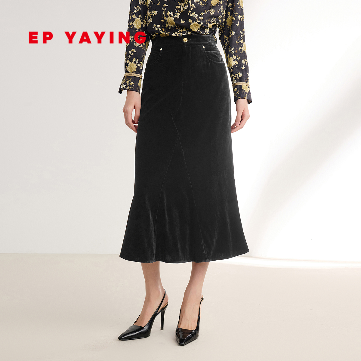 雅莹丝绒垂感桑蚕丝鱼尾半身裙