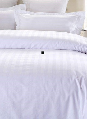 the hotel hotel uses the bedsheet to encrypt the pure white
