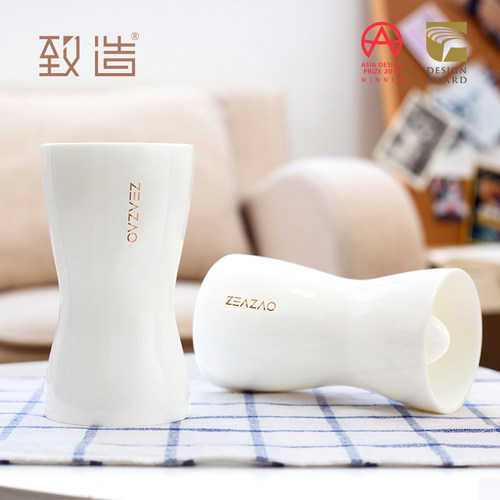 创意两用水杯，既是水杯又是柠檬榨汁器