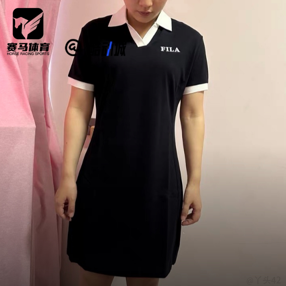 斐乐黑色女子翻领短袖polo连衣裙