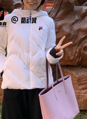 FILA斐乐白色女子百搭防风保暖连帽运动休闲羽绒服F11W048919FWT