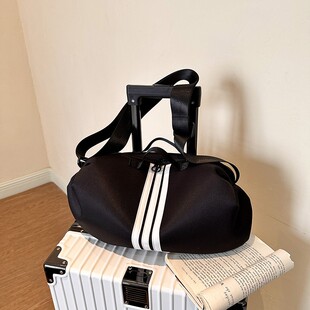 运动牛津布饺子包新款 休闲ol日常防水斜挎包大容量逛街旅行包 时尚