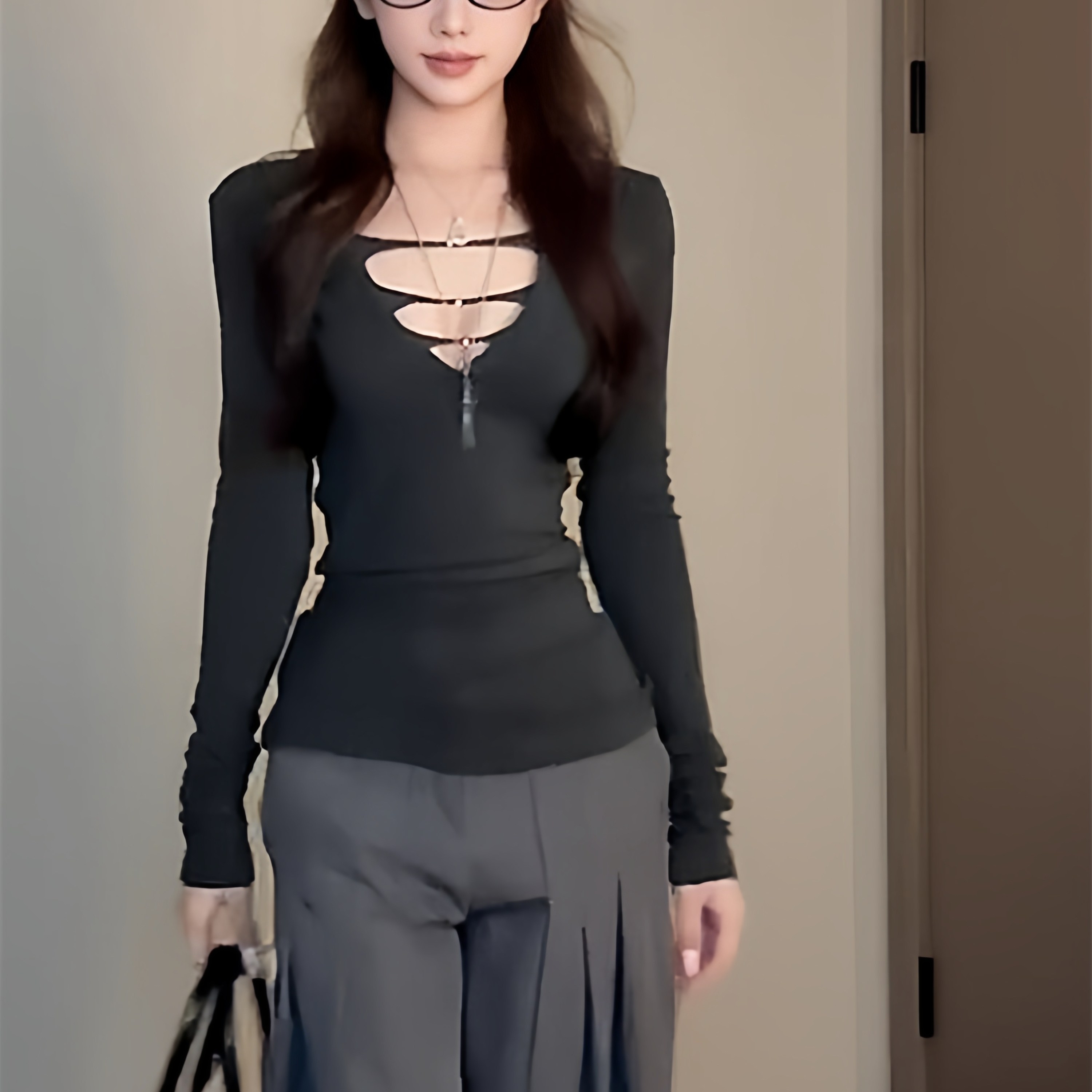 高级感灰色v领镂空长袖t恤女2025春秋冬新款甜辣妹修身打底衫上衣,女装/女士精品,T恤,淘宝优惠券,粉丝福利购,淘宝优惠卷