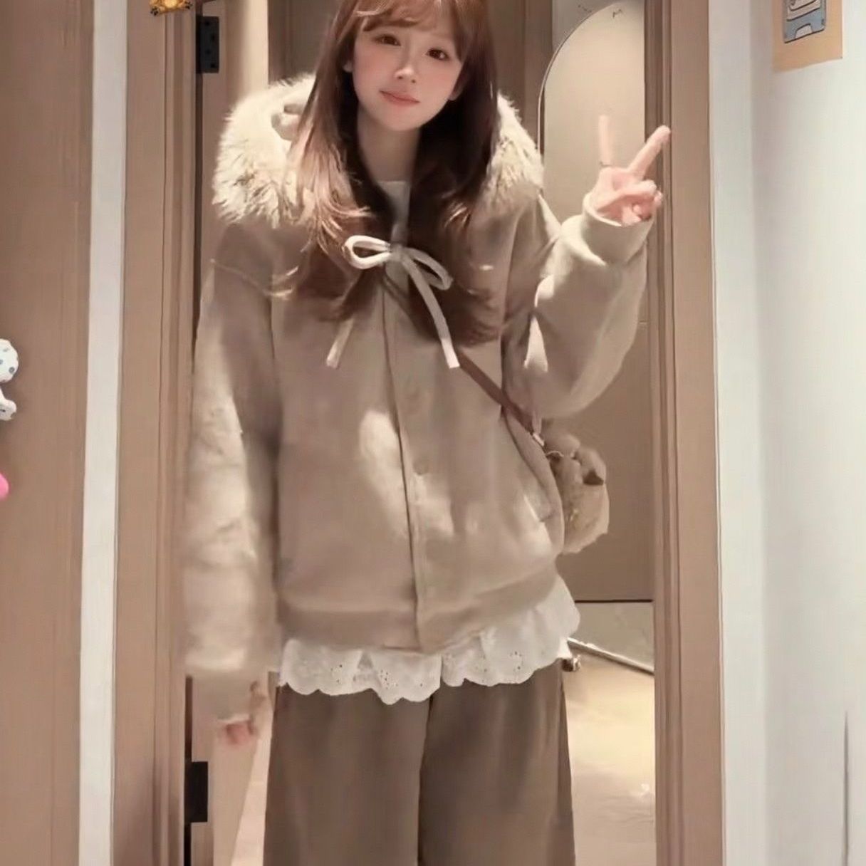 蝴蝶结绑带大毛领连帽外套冬女