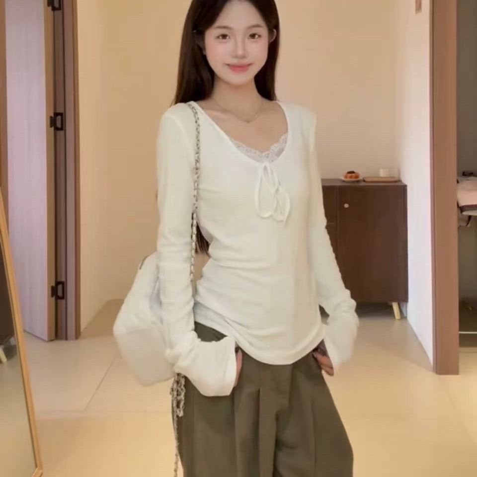 超好看米白色蕾丝V领内搭打底衫