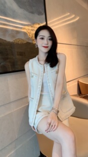 欧洲站小香风时尚套装年秋冬新款气质马甲修身减龄短裤两件套