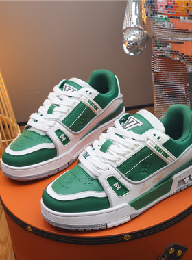 欧洲站草绿男鞋2025秋新款休闲鞋软底运动鞋轻便百搭时尚潮流板鞋