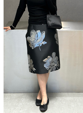 巧珀思｜20541银色大花卉提花轻盈透气优雅后拉链后开叉高腰半裙