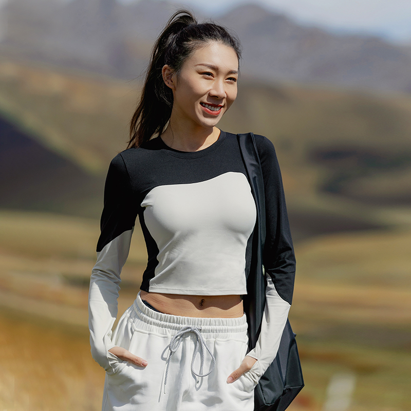 芮柯纳未长袖黑白拼接