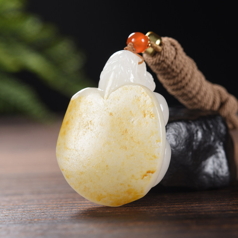新疆大师张亚龙作品和田玉籽料洒金皮白玉龙龟挂件45.31克