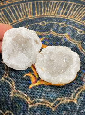 天然白水晶洞饰品原石玛瑙洞