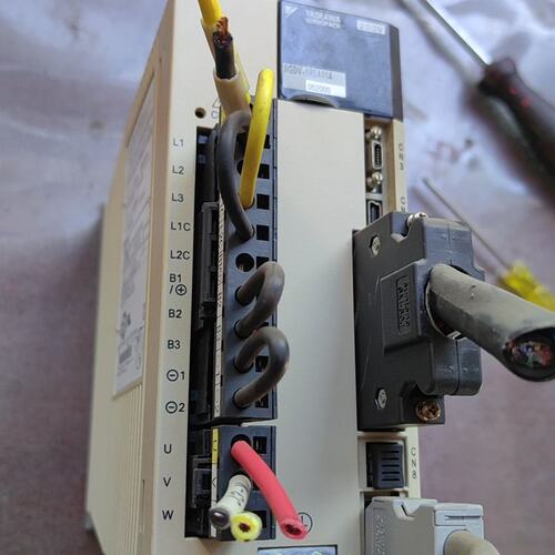 可维修安川驱动器SGDV-5R5A01A002000 2台，实物议价
