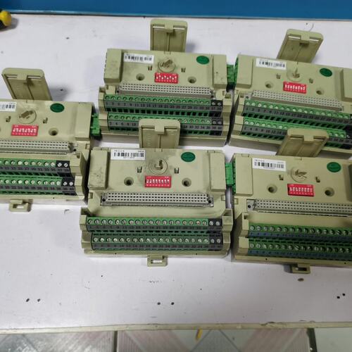 可维修和利时底座，4个fm131a-b，1个fm131a-c，议价