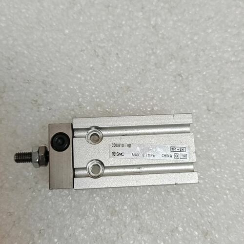 可维修自由安装型气缸CDUK10-5D实物图，仅此一个，议价