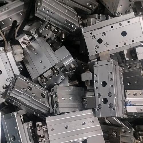 可维修CKD滑台气缸LCR-820有一百多个，50联系议价