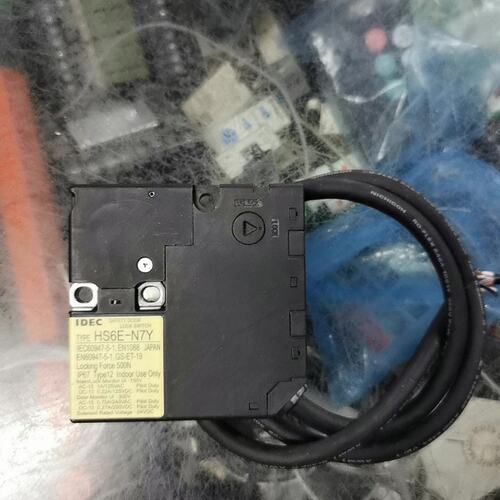 可维修和泉IDEC 9.5新 HS6E-N7Y 安全式开关 电磁式议价