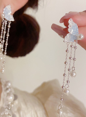 「YU心」轻奢百搭时尚小清新厚银蓝水晶蝴蝶珍珠流苏耳坠