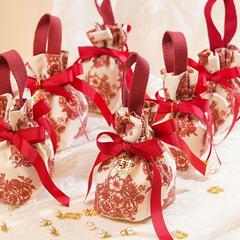 喜糖布袋2024新款中国风高颜值手提式糖果袋小众创意免折叠喜糖盒