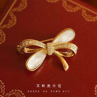 A天然母贝蝴蝶结胸针高档女胸花别针设计感小众小香风大衣毛衣