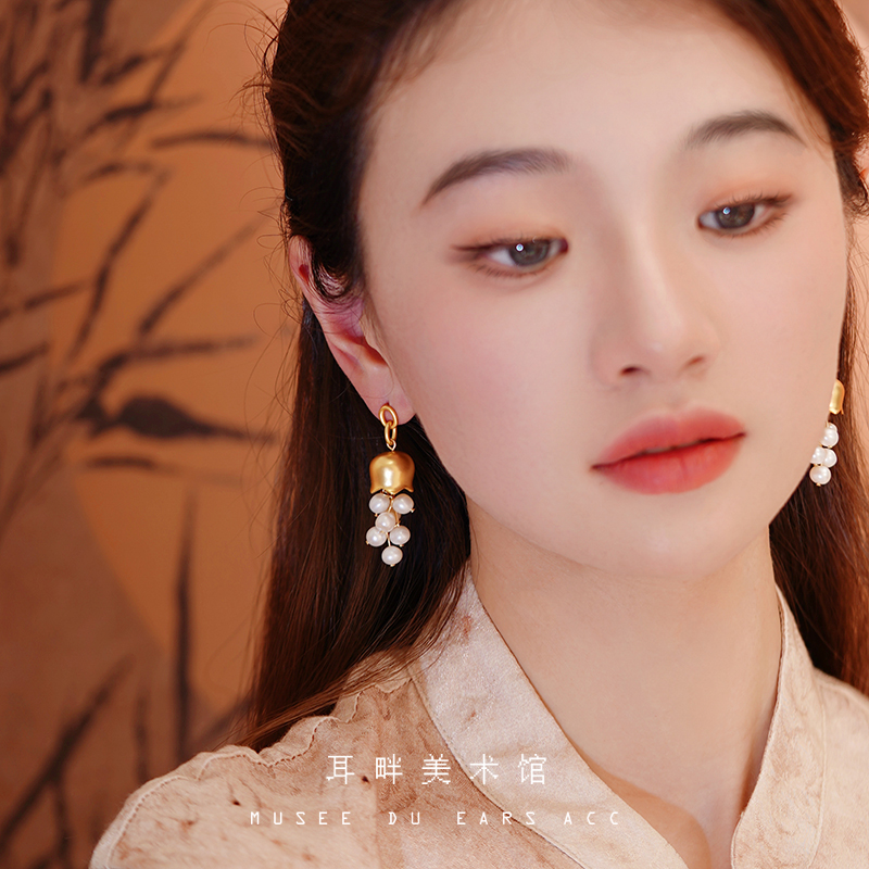 A天然珍珠玲兰花朵耳环